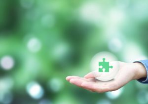 手のひらのパズルピース