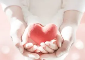 手の平のハートとサポート