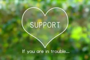 緑の中のサポートハート